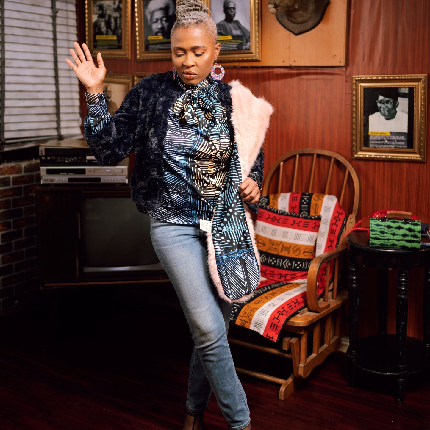 Sim Pussy Cat Silk-like Blouse